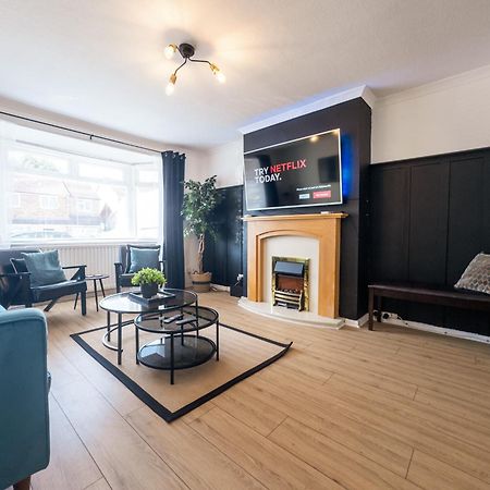 Rnm - Business Professionals Ready, Cost Effective For Large Stays! 3 Bedroom Lounge, Private Access & Entire Place, Kitchen & Washroom With Amenities, Smart Tv, Easy Access, Fast Wifi, Large Driveway, Great Transport Links, Near Worcester Hospital A Bagian luar foto