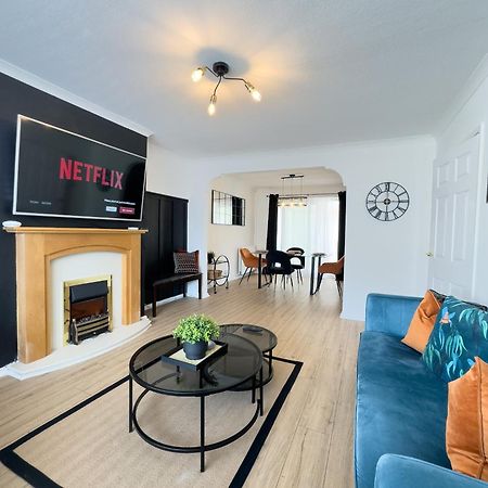 Rnm - Business Professionals Ready, Cost Effective For Large Stays! 3 Bedroom Lounge, Private Access & Entire Place, Kitchen & Washroom With Amenities, Smart Tv, Easy Access, Fast Wifi, Large Driveway, Great Transport Links, Near Worcester Hospital A Bagian luar foto