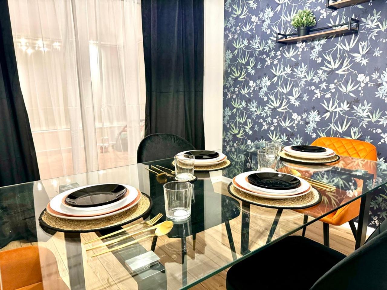 Rnm - Business Professionals Ready, Cost Effective For Large Stays! 3 Bedroom Lounge, Private Access & Entire Place, Kitchen & Washroom With Amenities, Smart Tv, Easy Access, Fast Wifi, Large Driveway, Great Transport Links, Near Worcester Hospital A Bagian luar foto