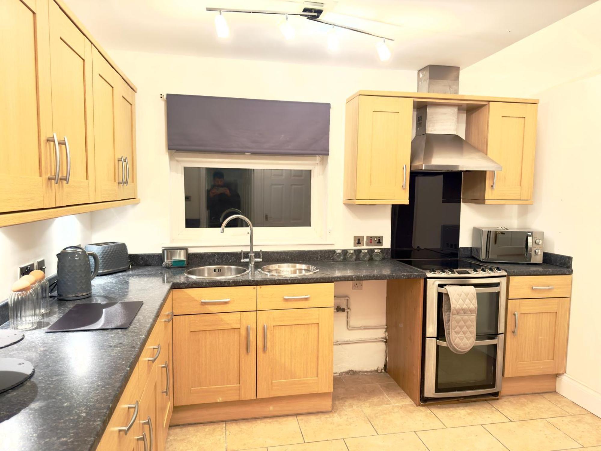 Rnm - Business Professionals Ready, Cost Effective For Large Stays! 3 Bedroom Lounge, Private Access & Entire Place, Kitchen & Washroom With Amenities, Smart Tv, Easy Access, Fast Wifi, Large Driveway, Great Transport Links, Near Worcester Hospital A Bagian luar foto