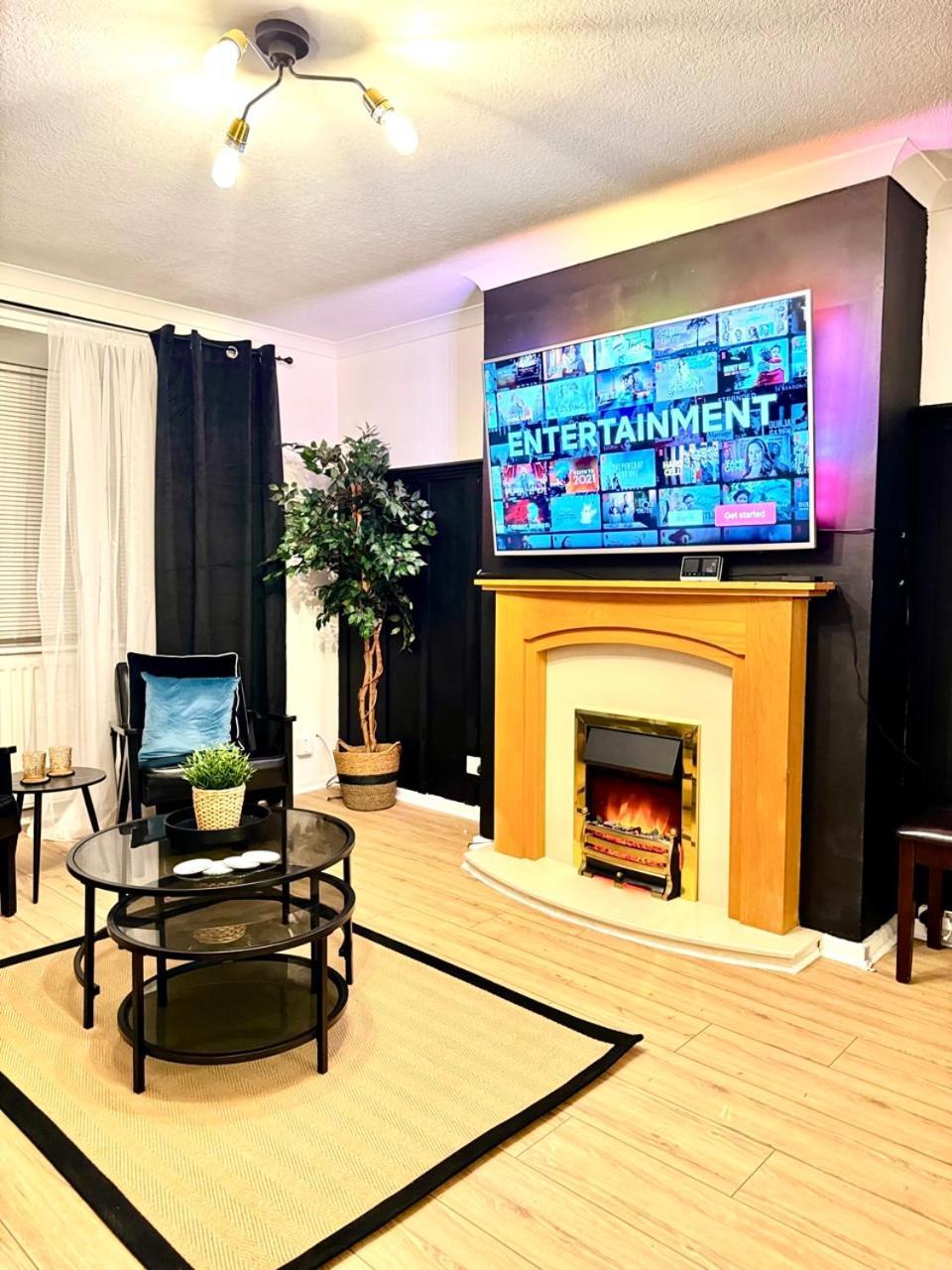 Rnm - Business Professionals Ready, Cost Effective For Large Stays! 3 Bedroom Lounge, Private Access & Entire Place, Kitchen & Washroom With Amenities, Smart Tv, Easy Access, Fast Wifi, Large Driveway, Great Transport Links, Near Worcester Hospital A Bagian luar foto